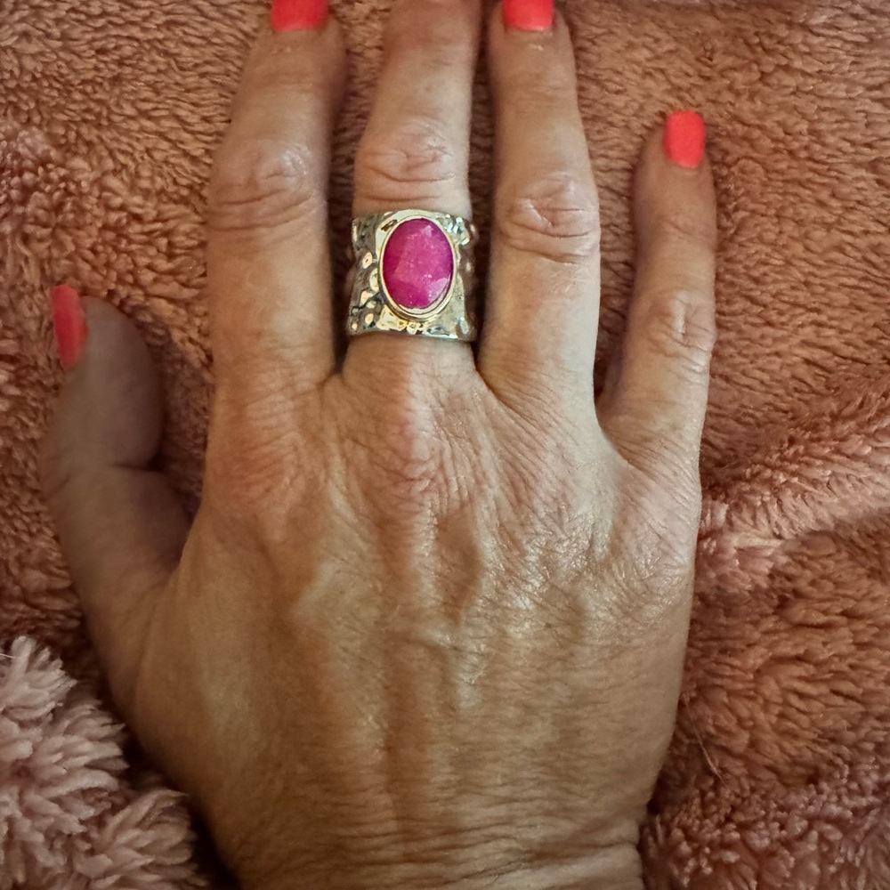 Elegant Silver Ring with Pink Stone